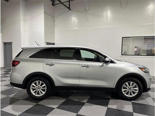 2020 Kia Sorento LX