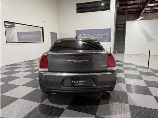 2019 Chrysler 300 Touring