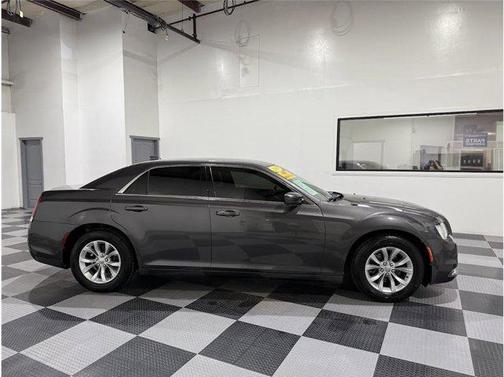2019 Chrysler 300 Touring