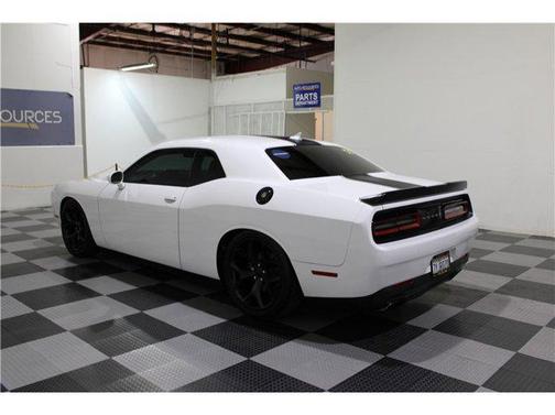 2017 Dodge Challenger SXT