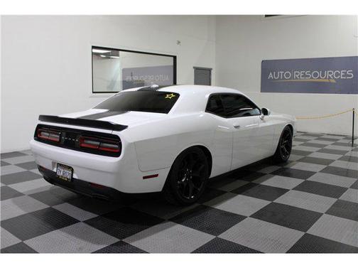 2017 Dodge Challenger SXT