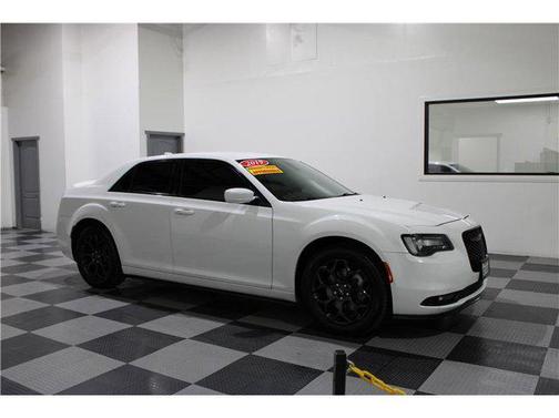 2019 Chrysler 300 S