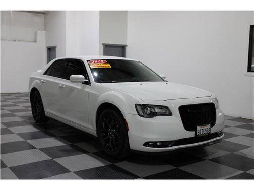 2019 Chrysler 300 S