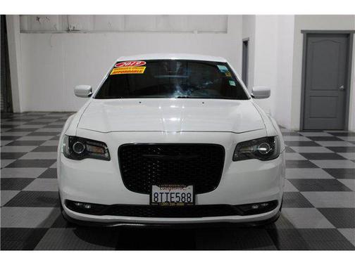 2019 Chrysler 300 S