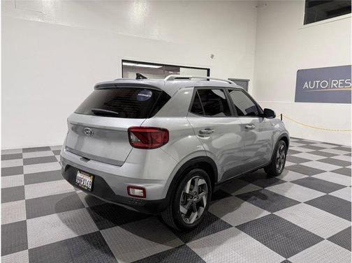 2022 Hyundai VENUE SEL