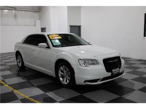 2020 Chrysler 300 Touring