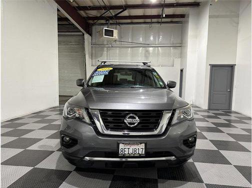 2018 Nissan Pathfinder SV