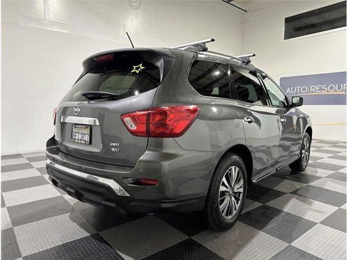 2018 Nissan Pathfinder SV