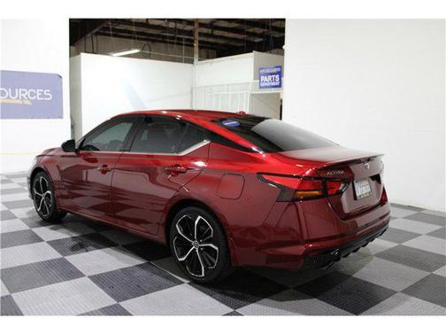 2023 Nissan Altima SR FWD