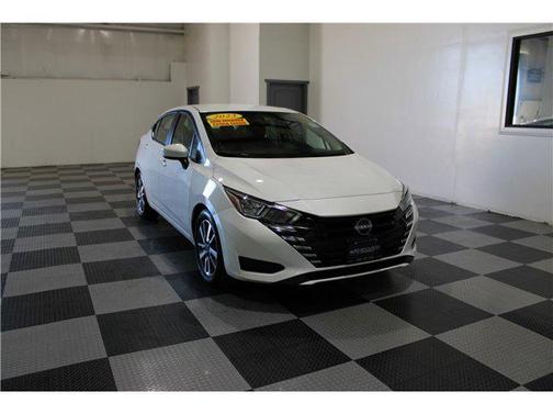 2023 Nissan Versa 1.6 SV