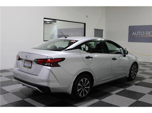 2020 Nissan Versa 1.6 S