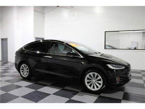 2017 Tesla Model X 75D Sport Utility 4D