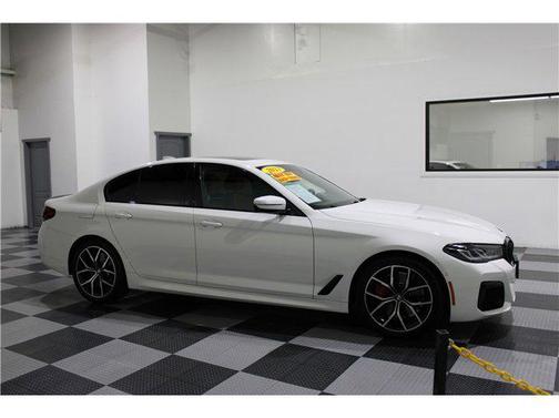Alpine White 2023 BMW 540 i xDrive Sedan