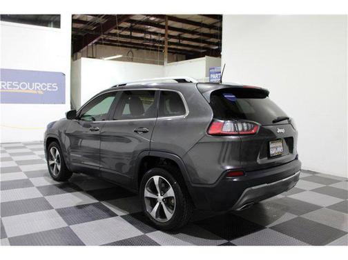 Granite Crystal Metallic Clearcoat 2019 Jeep Cherokee Limited