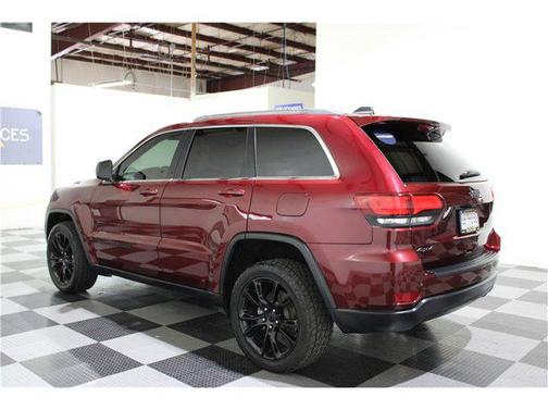 2020 Jeep Grand Cherokee Laredo