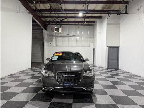 2018 Chrysler 300 Limited