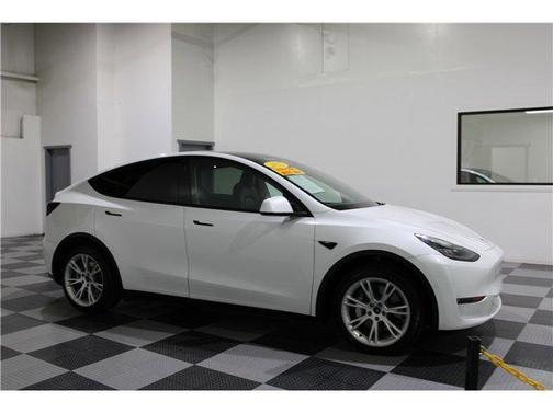 2022 Tesla Model Y Long Range Dual Motor All-Wheel Drive