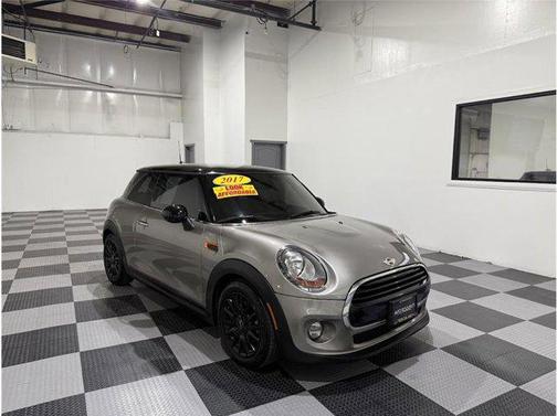 2017 MINI Hardtop Cooper