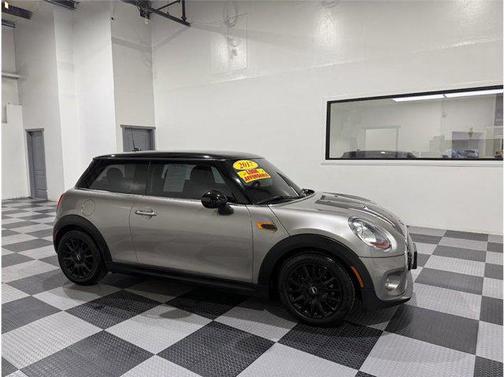 2017 MINI Hardtop Cooper