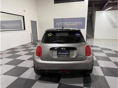 2017 MINI Hardtop Cooper