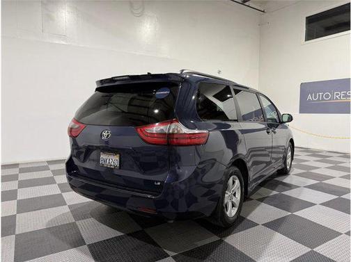 2020 Toyota Sienna LE