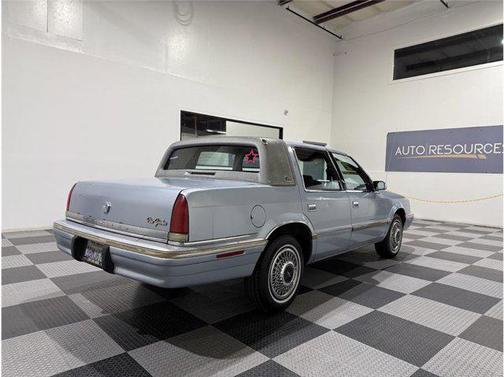 1992 Chrysler New Yorker Salon