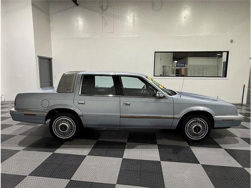1992 Chrysler New Yorker Salon