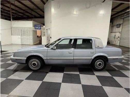 1992 Chrysler New Yorker Salon