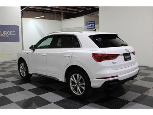 2023 Audi Q3 Premium 45 TFSI S line quattro Tiptronic