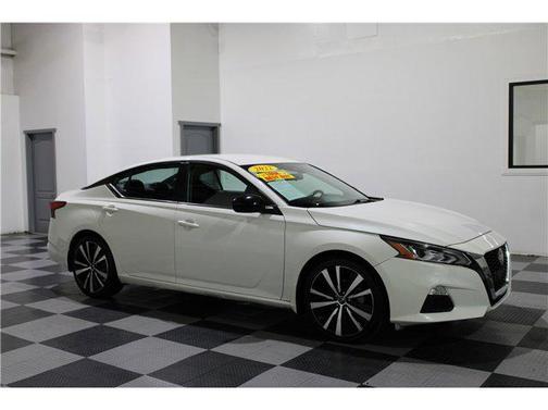 2022 Nissan Altima SR FWD
