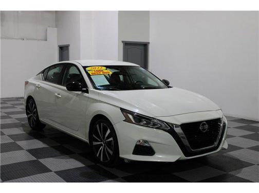 2022 Nissan Altima SR FWD