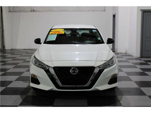 2022 Nissan Altima SR FWD