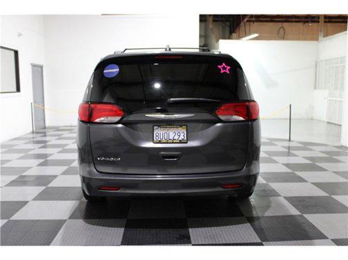 2021 Chrysler Voyager LXI