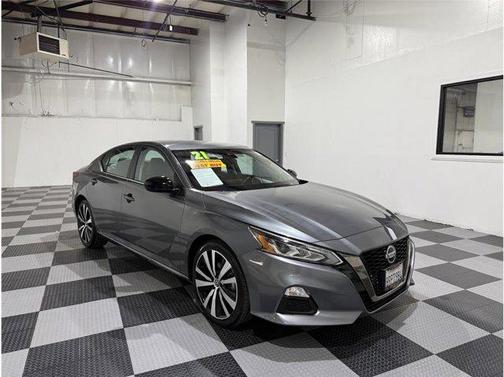2021 Nissan Altima SR FWD