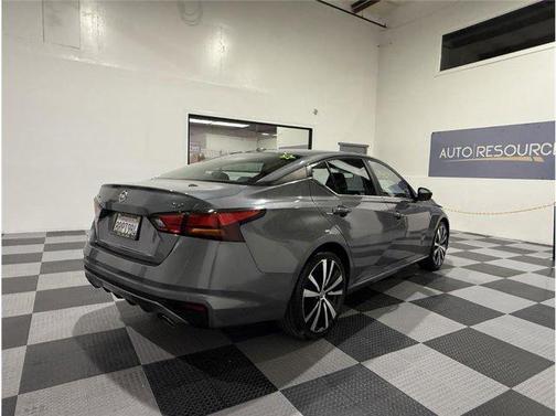2021 Nissan Altima SR FWD