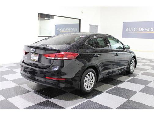 2018 Hyundai ELANTRA SE