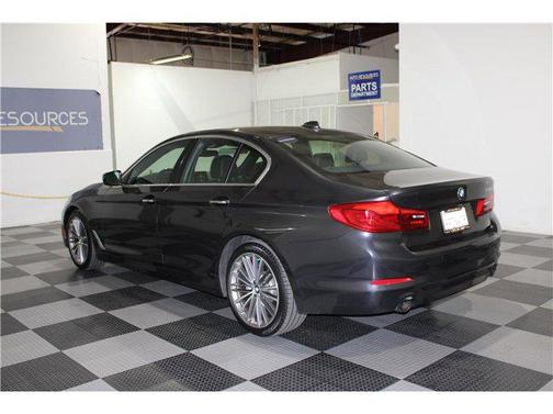 2018 BMW 530 530i