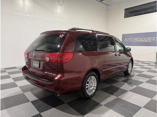 2008 Toyota Sienna XLE