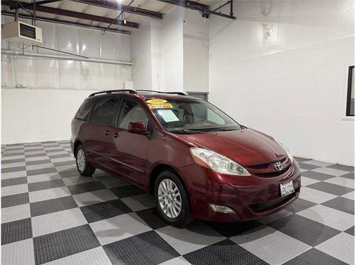 2008 Toyota Sienna XLE
