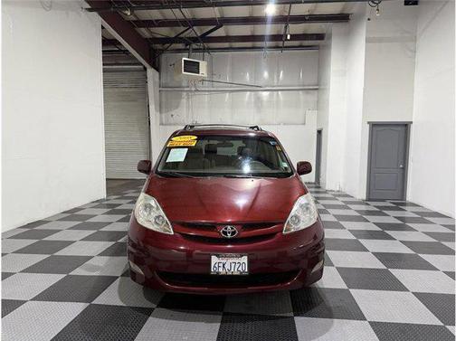 2008 Toyota Sienna XLE
