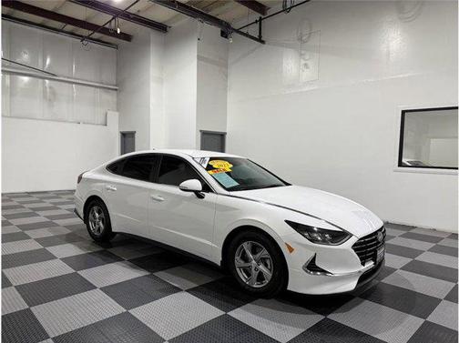 2023 Hyundai SONATA SE