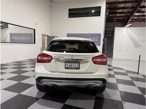 2015 Mercedes-Benz GLA-Class 4MATIC
