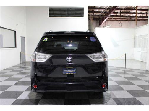 2017 Toyota Sienna SE