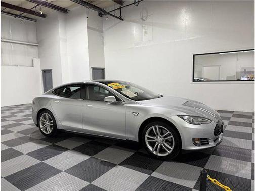 2015 Tesla Model S 85