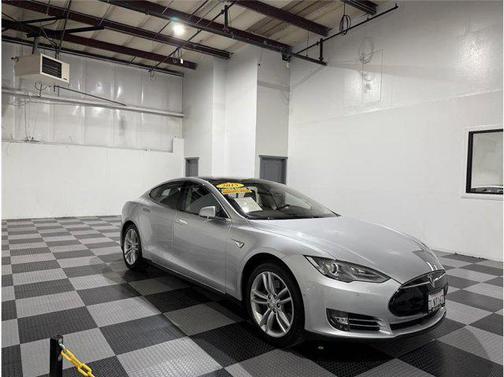2015 Tesla Model S 85