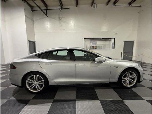 2015 Tesla Model S 85