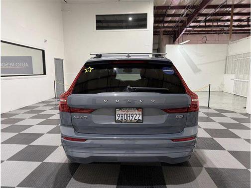 2022 Volvo XC60 B5 Momentum