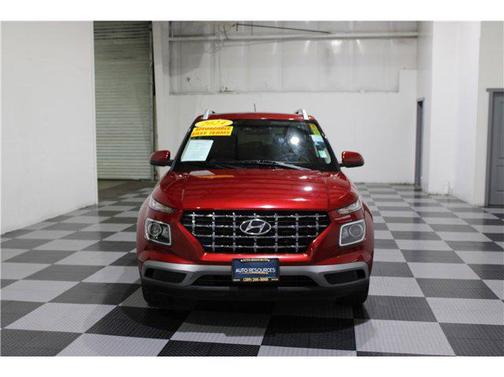 2024 Hyundai VENUE SEL