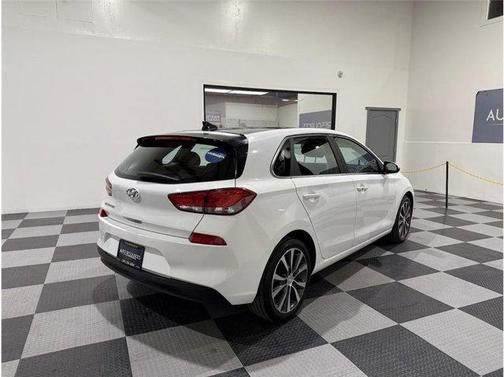 2020 Hyundai Elantra GT Base