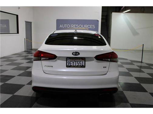 Snow White Pearl 2018 Kia Forte EX